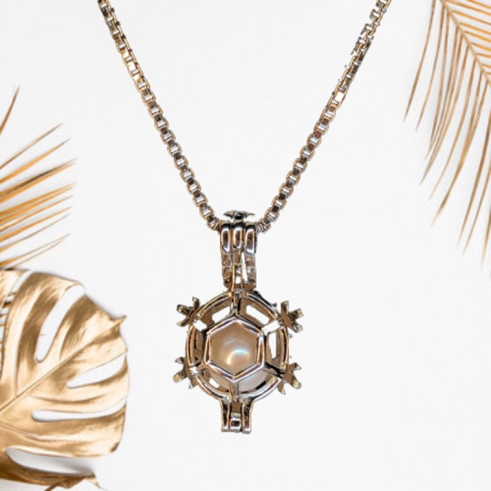 Vantel Pearls Snowflake Cage Necklace